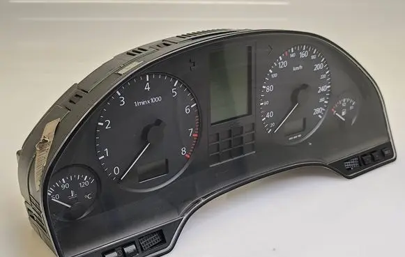 Audi A8 S8 D2 4D Speedometer (instrument cluster) 81117764