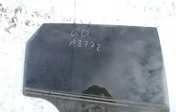 KIA Sorento Rear door window glass as3