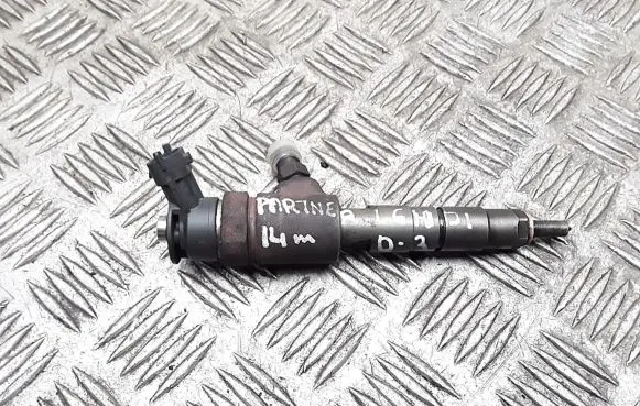 Fuel injector
