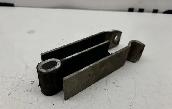 Volvo S60 Engine mount bracket 9487476
