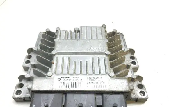Renault Megane II Engine control unit/module 8200843713 k3205