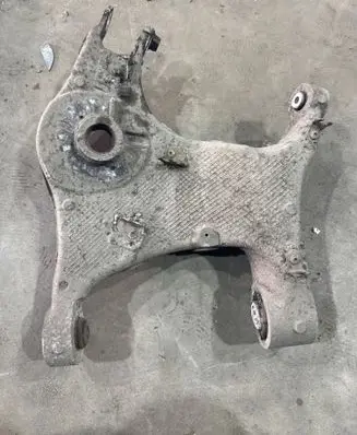 Rear upper control arm/wishbone