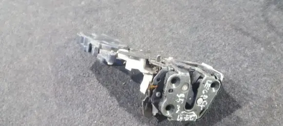 Subaru Legacy Front door lock