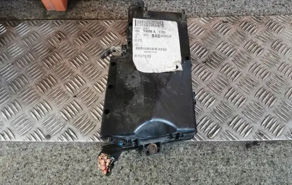 Ford Kuga I Fuse box set 8V4T14K733BAD