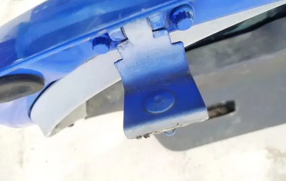 Volkswagen Polo IV 9N3 Tailgate/trunk/boot hinge
