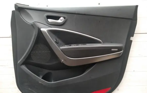 Hyundai Santa Fe Front door card panel trim 823212W000