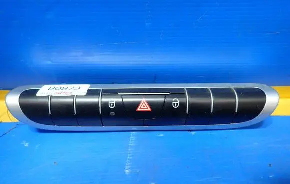 Smart ForTwo II Hazard light switch A4518206810