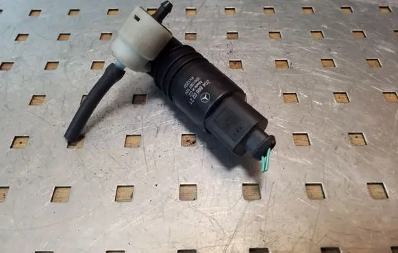 Mitsubishi Colt Windscreen/windshield washer pump 2048660221 3091387