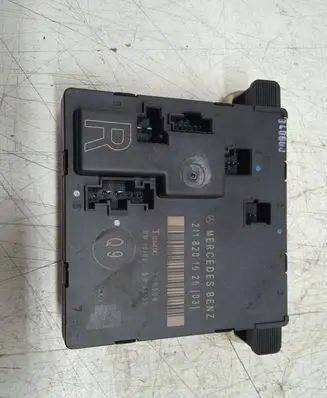 Mercedes-Benz E AMG W211 Door control unit/module 2118201626