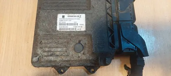 Opel Corsa D Engine control unit/module ECU 55568383 MJD6O3.S3 HW03A