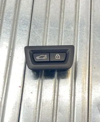 BMW 7 F01 F02 F03 F04 Tailgate/boot open switch button 9162645 549583011 XMERCA77