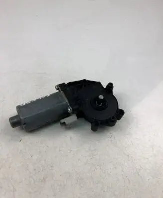 Citroen Xsara Picasso Front door window regulator motor 0130821762