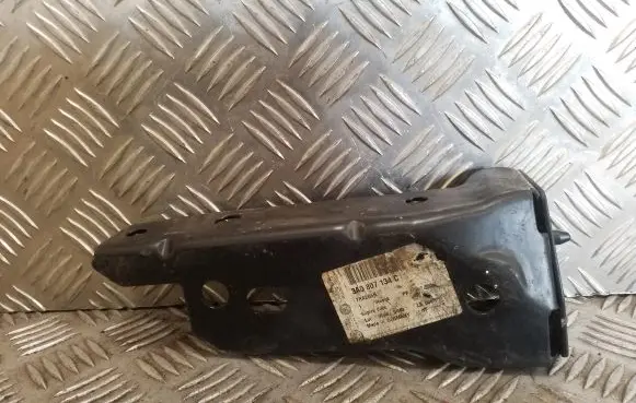 Volkswagen PASSAT B4 Front bumper mounting bracket 3A0807134C