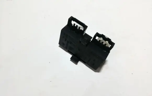 Volkswagen PASSAT B4 Tail light bulb cover holder 3a9945259 394105