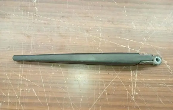 Peugeot 406 Rear wiper blade arm 