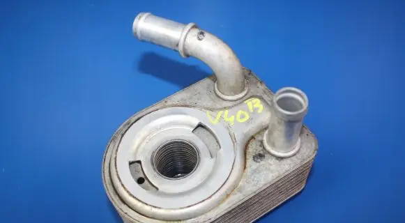 Volvo V40 Engine oil radiator 