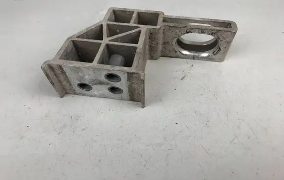 Mercedes-Benz E W213 Radiator mount bracket