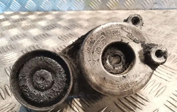 Chrysler 300 - 300C Generator/alternator belt tensioner