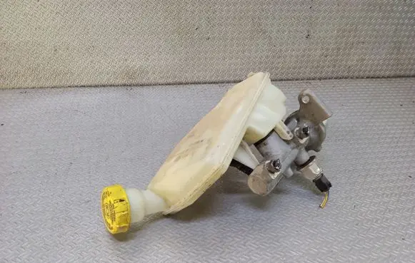Peugeot 1007 Master brake cylinder 32067093