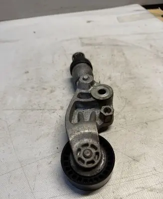 Mazda 6 Generator/alternator belt tensioner F613476