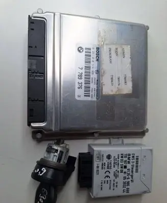 BMW 5 E39 Engine control unit/module 7789635 7789376 0281010314