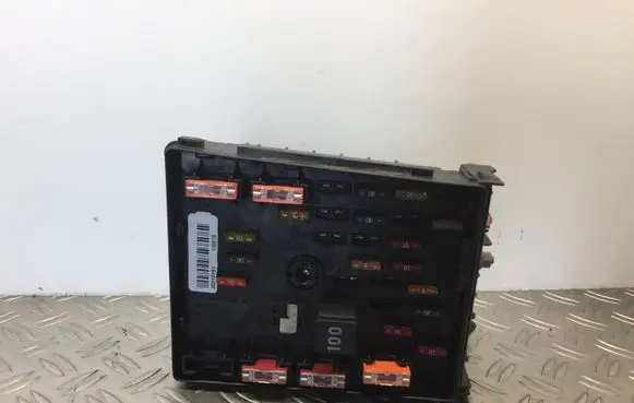 Volkswagen PASSAT B7 Fuse module 3C0937125A 3C0937125