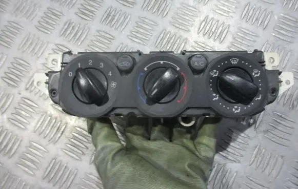 Ford Focus C-MAX Climate control unit 3M5T19980BC