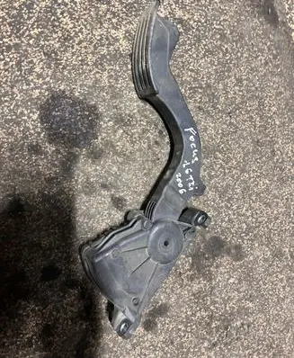 Ford Focus Accelerator throttle pedal 4M519F836AH