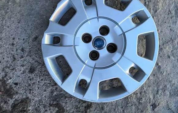 Fiat Idea R15 wheel hub/cap/trim 51718117