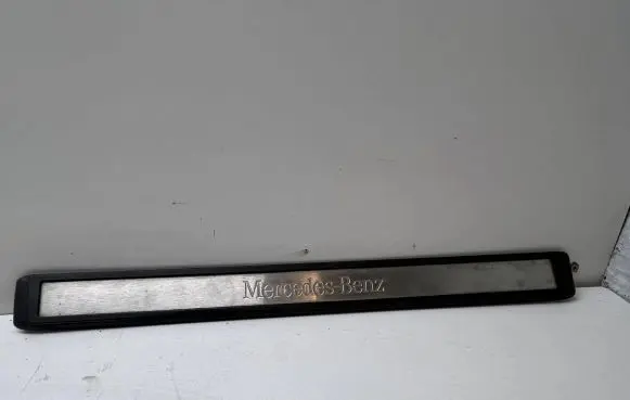 Front sill trim cover