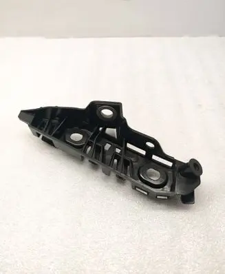 Volkswagen PASSAT B8 Front bumper mounting bracket 3G0807050