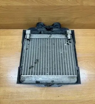 BMW 7 F01 F02 F03 F04 Engine oil radiator 7572542 234390 P8413002