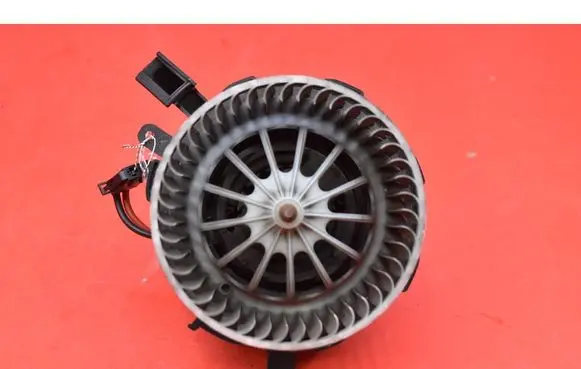 Audi A5 8T 8F Heater fan/blower U0851003