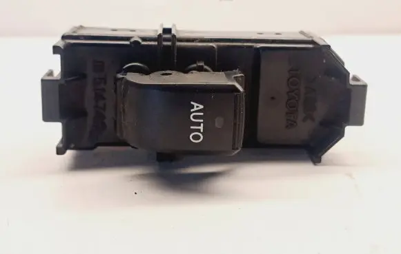 Toyota Corolla Verso E121 Electric window control switch 8403013031