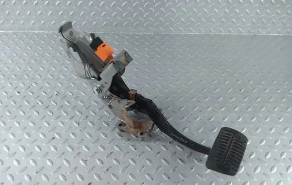 Subaru Levorg Brake pedal 36012FJ080 507093H 36012FJ020