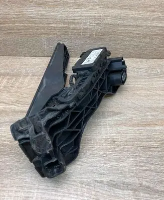 Volkswagen PASSAT B6 Accelerator throttle pedal 1K1721503L 6PV008600