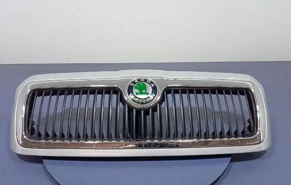 Skoda Octavia Mk2 (1Z) Front grill 