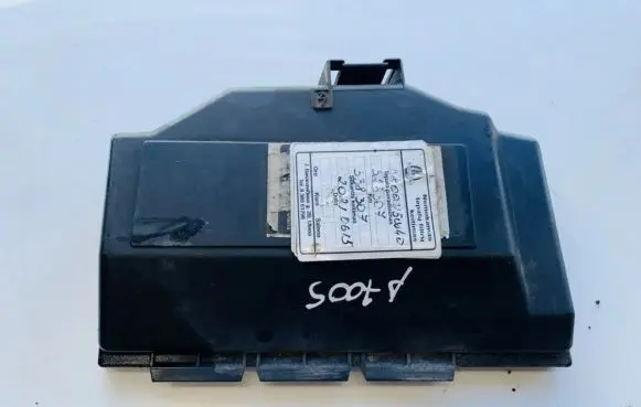 Renault Megane I Fuse box cover 7703297190