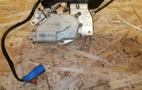 Honda HR-V Tailgate/trunk/boot lock/catch/latch 990204