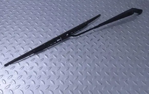 Ford Scorpio Front wiper blade arm 87GG17526A1A