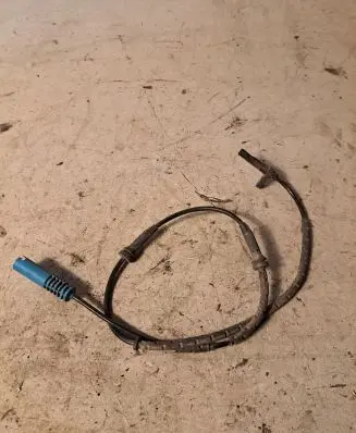BMW 5 E60 E61 ABS brake wheel speed sensor 6908705