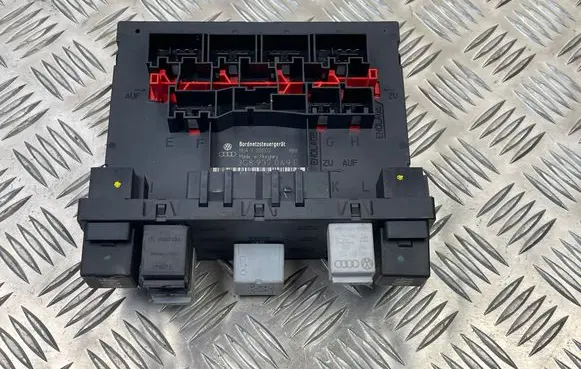 Volkswagen PASSAT B6 Other control units/modules 3C8937049E
