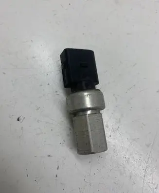 Volkswagen PASSAT B6 Air conditioning (A/C) pressure sensor 1J0959126