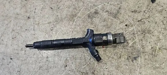 Toyota Avensis Verso Fuel injector 2367027030 07E16546