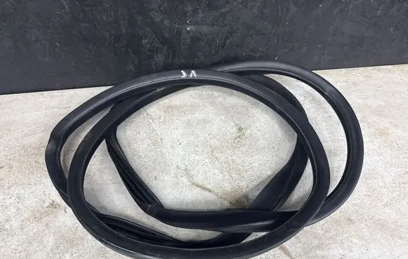 Volvo S80 Rubber seal rear door