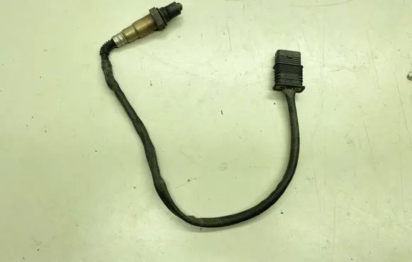 BMW 6 E63 E64 Lambda probe sensor 7603022 0258010220