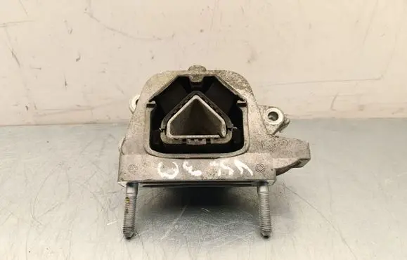 Citroen C4 III e-C4 Engine mount bracket 9826551380