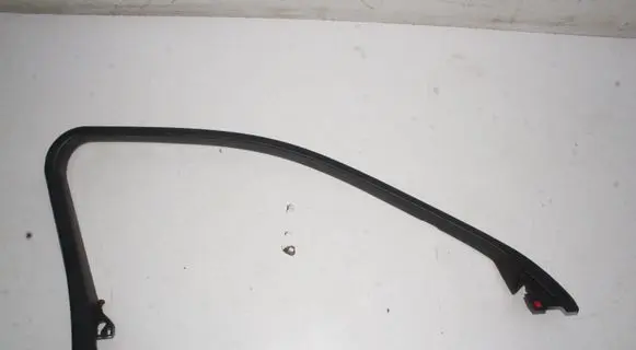 Lexus UX Front door window/glass frame 6766476020