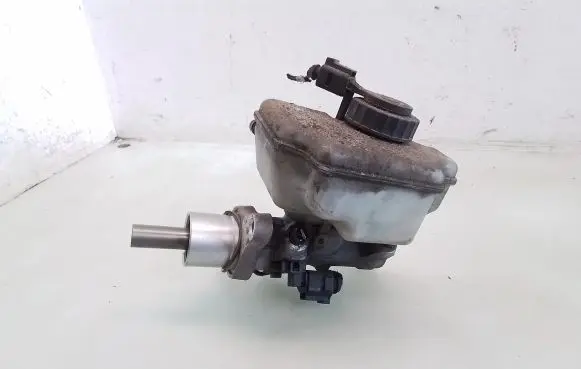 Skoda Octavia Mk2 (1Z) Master brake cylinder