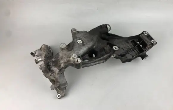 Mercedes-Benz CLA C117 X117 W117 Generator/alternator bracket A6512011709